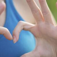 penyebab-tumor-tumbuh-di-sekitar-payudara