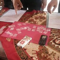 curigai-seseorang-yang-berdiri-di-pinggir-jalan-saat-digeledah-polisi-temukan-ini