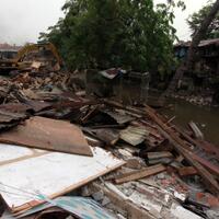 dasar-warga-kampung-pulo-menggugat