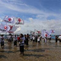 demo-tolak-reklamasi-di-tengah-perairan-teluk-benoa