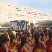 dewi-palapa-ditangkap-pengawal-raja-salman