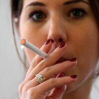 wanita-yang-merokok-ternyata-lebih-berisiko-sakit-jantung-ketimbang-pria