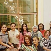 melly-goeslaw-bocorkan-pernikahan-dua-penyanyi-ini-rossa-kah-diantaranya