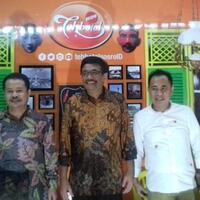 resmikan-pujasera-blok-s-djarot-bakso-somay-es-podengnya-enak-banget