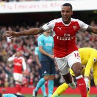 babak-pertama-walcott-bawa-arsenal-unggul-atas-munchen