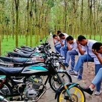 jelang-ujian-nasional-pelajar-ini-bertingkah-kocak-bareng-honda-gl-pro