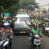 pengemudi-ojek-online--angkot-di-tangerang-berdamai