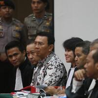 kuasa-hukum-datangkan-3-saksi-dari-kampung-ahok