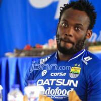 kok-essien-mau-sih-gabung-persib-begini-ceritanya