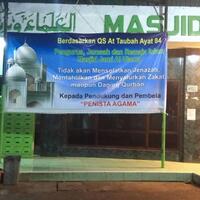 lucunya-spanduk-protes-pencopotan-baliho--penolakan-jenazah--ini