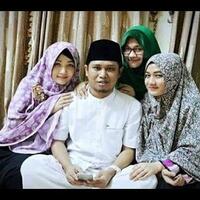 guyonan-kh-hasyim-muzadi-soal-poligami-kini-terpa-ustaz-ustaz-indonesia