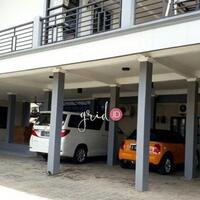 katanya-punya-tetangga-tapi-kok-mini-cooper-oranye-dipakai-orangtua-ayu-ting-ting