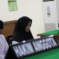 suami-istri-pembuat-vaksin-palsu-diganjar-9-dan-8-tahun-penjara