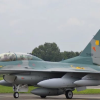dua-pesawat-f-16-hibah-as-tiba-di-magetan