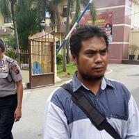 oknum-polisi-bareng-preman-ikut-serang-wartawan-televisi-nasional