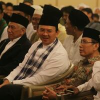 ahmad-ishomuddin-diberhentikan-dari-mui