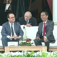 presiden-ngobrol-santai-bareng-hollande-di-beranda-istana