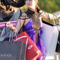 mengapa-cewek-matre-cenderung-lebih-banyak-daripada-cowok-matre