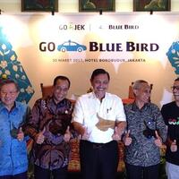 go-jek-dan-blue-bird-resmikan-go-blue-bird