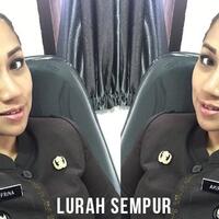 wuiiih-lurah-cantik-ini-suka-gembok-kendaraan-parkir-sembarangan