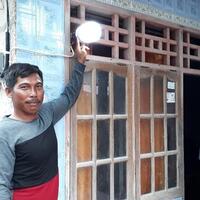kisah-desa-di-tengah-laut-baru-dapat-listrik-setelah-puluhan-tahun-dihuni