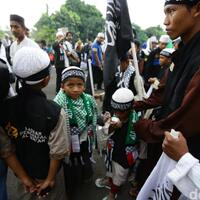 massa-313-long-march-sambil-teriak-dukung-anies-sandi