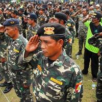 banser-nu-bubarkan-konvoi-hizbut-tahrir-indonesia