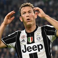 bek-juventus-yakin-bisa-dapat-treble-winners