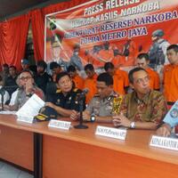 dua-warga-taiwan-selundupkan-sabu-dengan-cara-body-wrapping