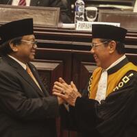 zulkifli-serahkan-penggantian-posisi-oso-di-mpr-kepada-dpd