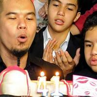 simak-sajak-ahmad-dhani-untuk-para-pembela-ahok