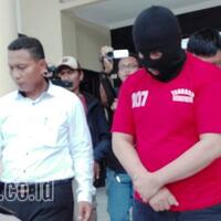 jadi-tersangka-pencabulan-rektor-unair-bebastugaskan-dosen-iks