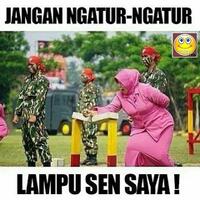 dimaki-maki-wanita-bermotor-polantas-ini-dapat-hadiah