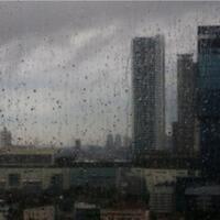 hujan-lebat-terjang-jabodetabek-di-siang-hari