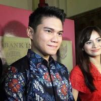 hamil-tapi-tetap-semangat-sekolah-lagi-acha-septriasa-bikin-kagum-sang-suami