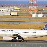 meme-united-airlines-sindiran-keras-atas-insiden-pengusiran-penumpang