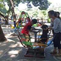 warga-trauma-minum-air-keran-umum-di-lapangan-puputan