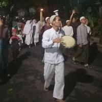 massa-lintasi-posko-ahok-djarot-bawa-obor-dan-bunyikan-klakson