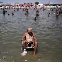 pantai-di-brasil-ini-tak-seindah-seperti-yang-kalian-bayangkan