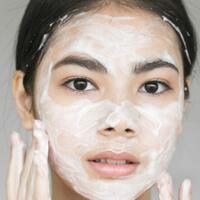 7-kebiasaan-yang-bikin-wajah-wanita-muda-tampak-tua