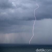 11-pendaki-tesambar-petir-di-gunung-prau-dieng-wonosobo-3-tewas