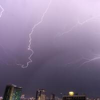 siang-ini-jakarta-berpotensi-hujan-petir