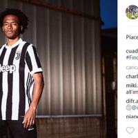 cuadrado-tak-sengaja-tampilkan-jersey-baru-juventus