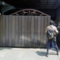 penghuni-rumah-tak-tahu-asal-mula-bolongnya-kaca-jendela