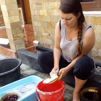 foto-gadis-nyuci-piring-ini-viral-di-media-sosial-kenapa-ya--cincai-lah