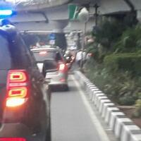 ini-foto-sandiaga-terobos-jalur---busway---hadiri-pesta-kemenangan-ini-katanya