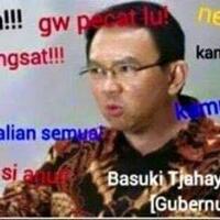 kesurupan-mengais-ngais-aspal-lalu-teriak--ahok-enggak-salah