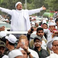 penjarakan-rizieq-berkumandang-di-kerumunan-massa-pro-ahok