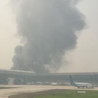 kantin-pekerja-di-bandara-soekarno-hatta-terbakar