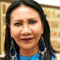 subhanallah-fpi-bersihkan-lilin-sisa-aksi-pendukung-ahok